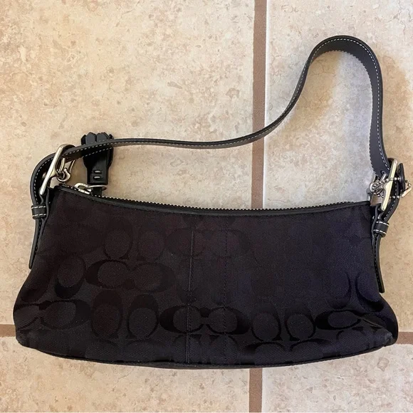 Coach Vintage Black Signature E/W Demi Bag 6371 - Picture 2 of 12